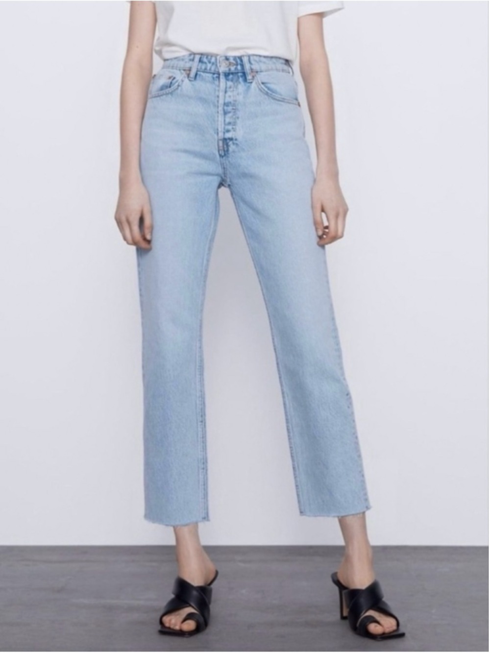 Zara high Waist Straight Leg Jeans Blue Size 4 Raw Hem